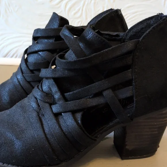 Fergie Black Ankle Booties - Picture 2 of 9